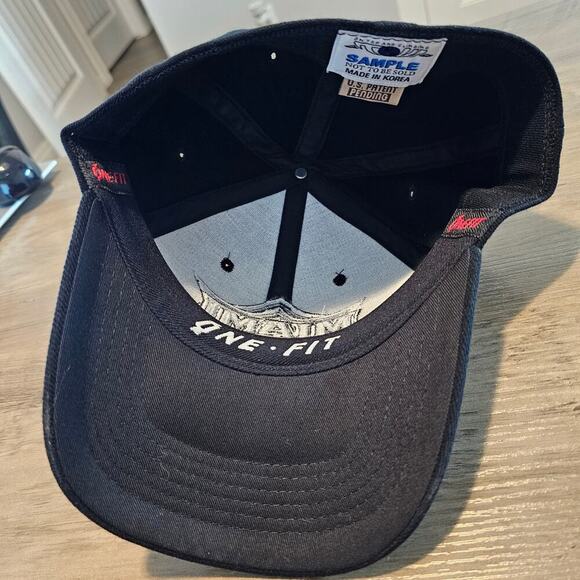 Vintage Miami Hurricanes Fitted Hat Cap 90s Black NCAA Embroidered One Fit TOW - Picture 7 of 8